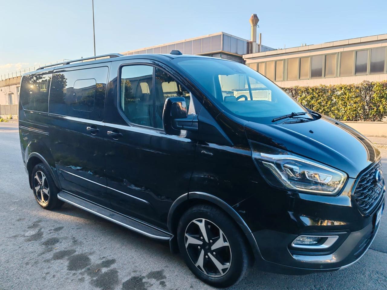 Ford Tourneo Custom 320 2.0 EcoBlue 170CV aut. PC Titanium