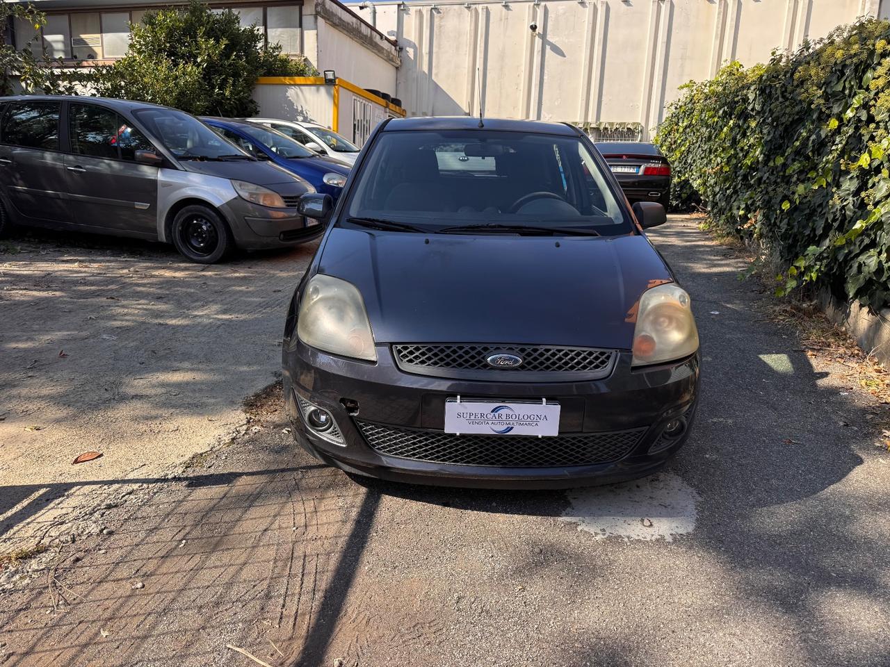 Ford Fiesta 1.4 16V 5p. Ghia