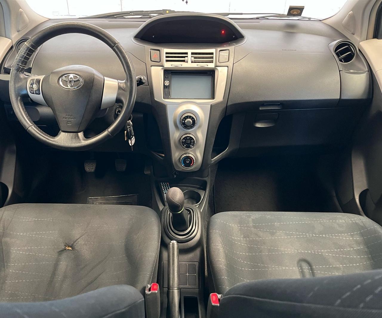 Toyota Yaris 5 porte navi