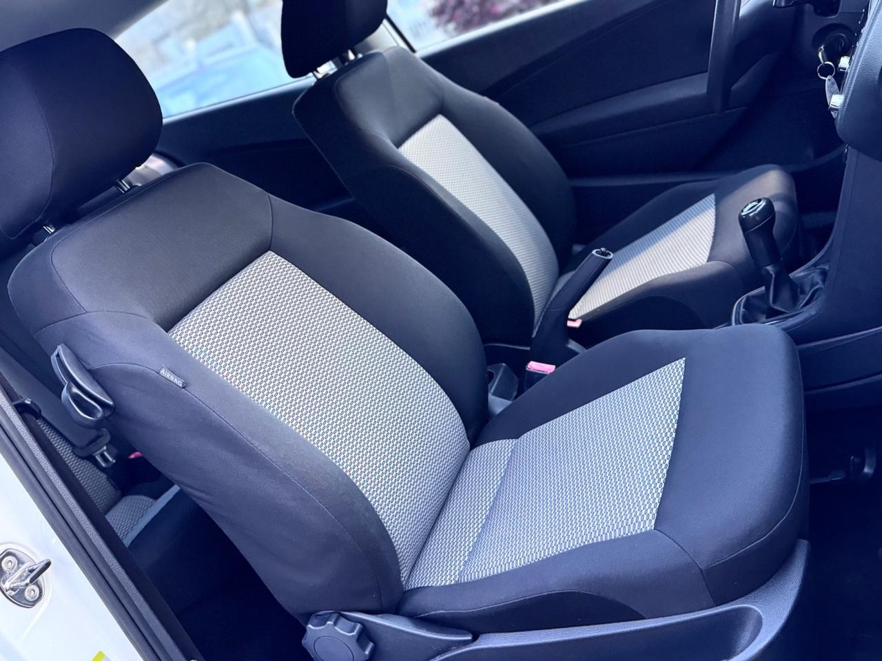 Volkswagen Polo 1.2 60cv Benzina Neopatentati 2011