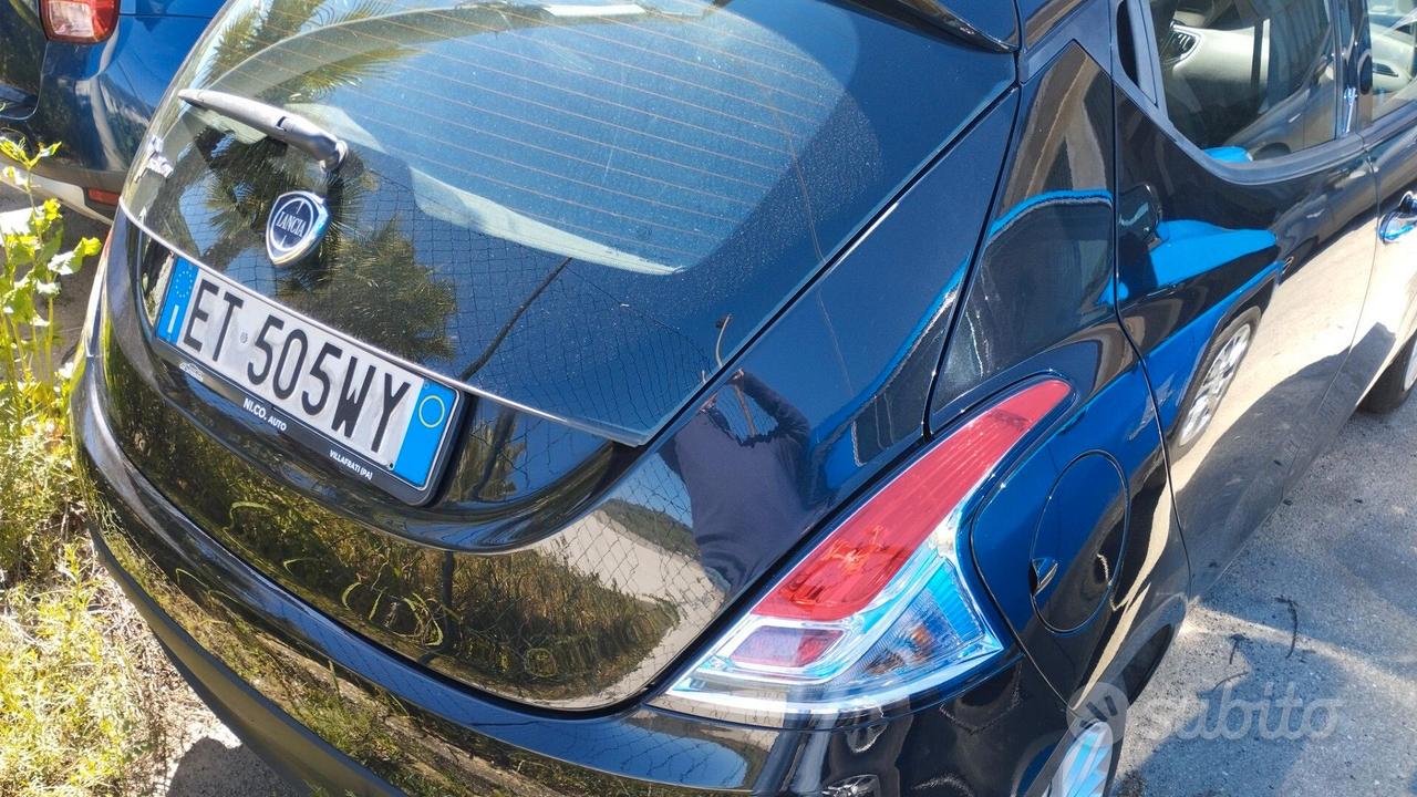 Lancia Ypsilon 1.2 69 CV 5 porte S&S Platinum