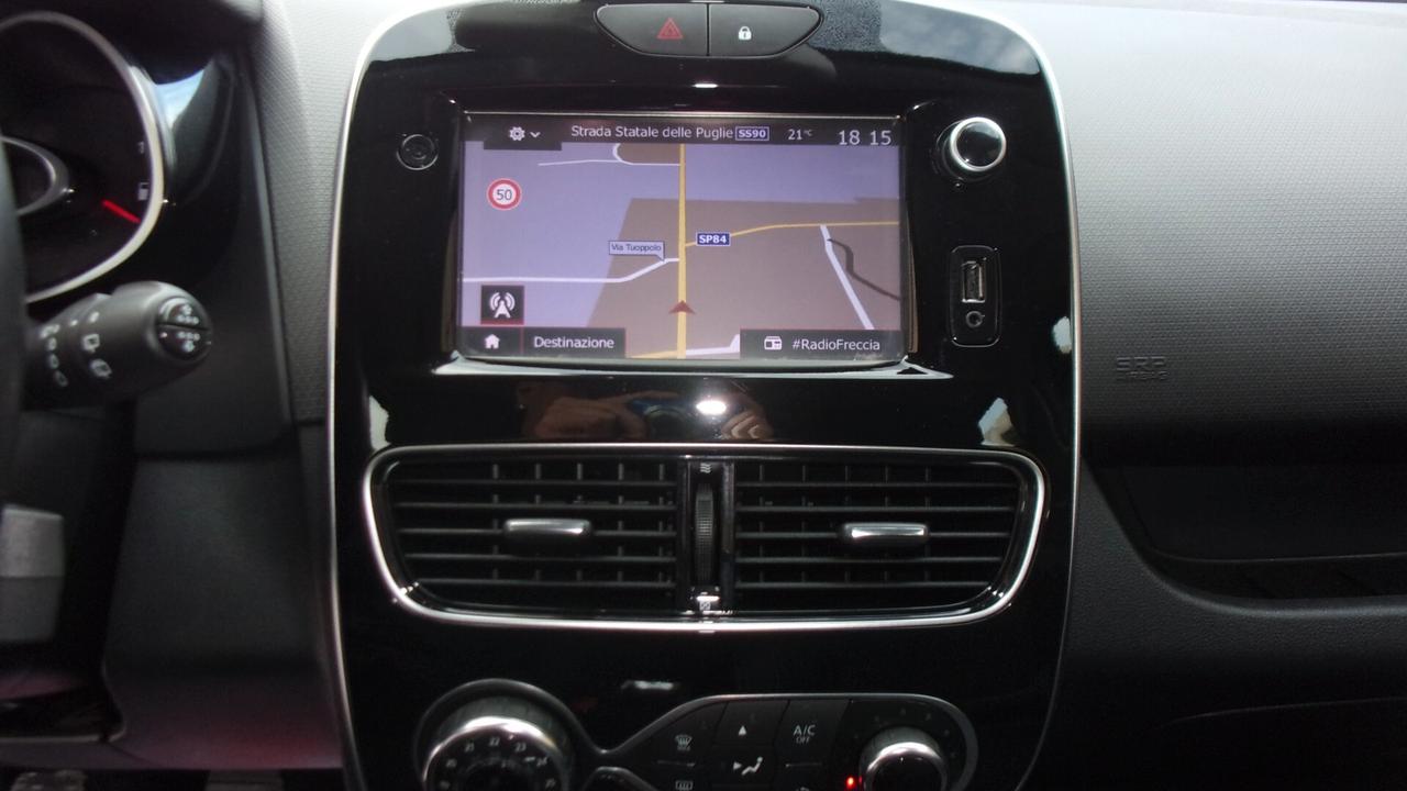 Renault Clio TCe 12V 90 CV 5 porte Moschino Intens