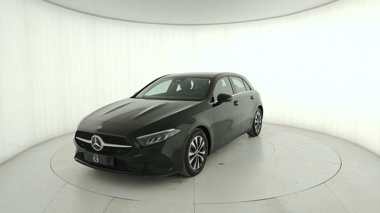 Mercedes-Benz A 180 d Advanced auto