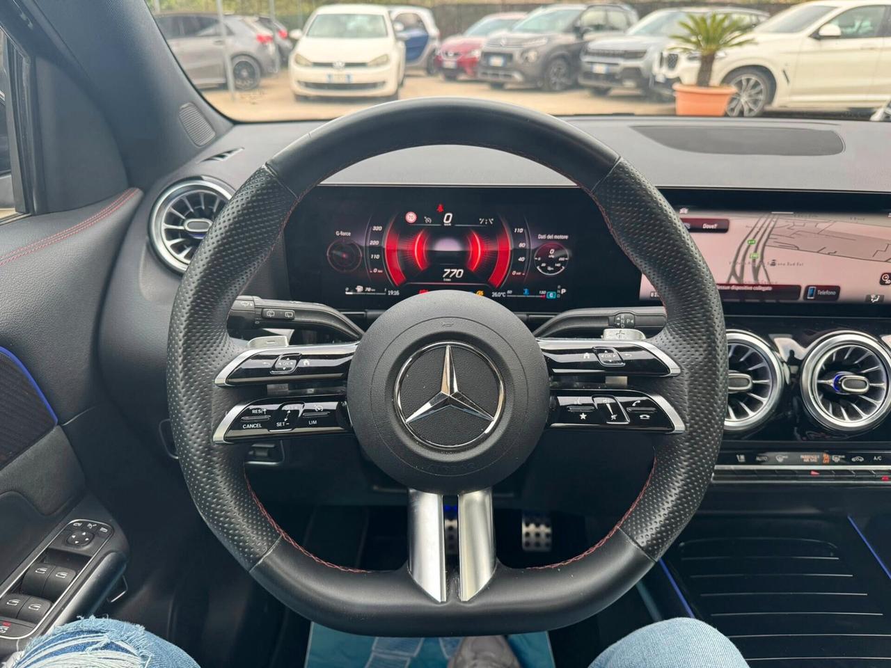 MERCEDES GLA200d PREMIUM PLUS AMG LINE