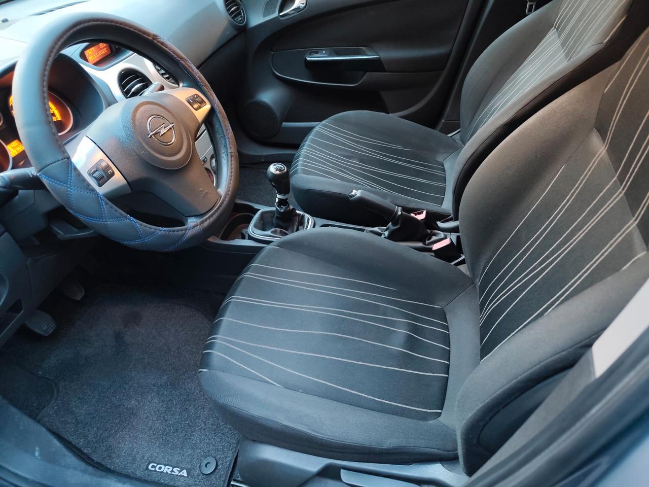 Opel Corsa 1.2 5 porte benzina