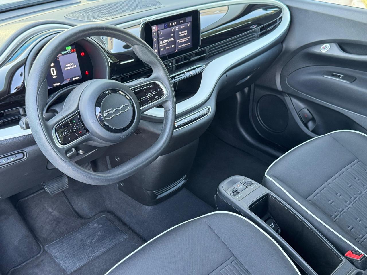 Fiat 500e La Prima