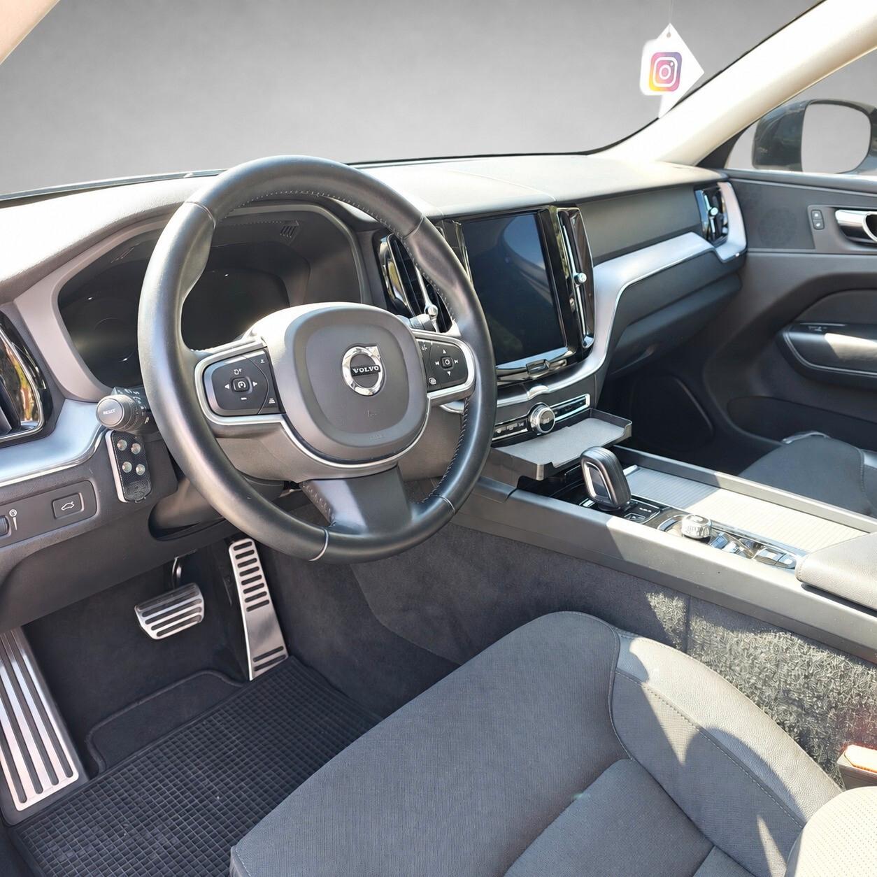 VOLVO XC60 2.0 B4 AWD 197 CV Geartronic Momentum