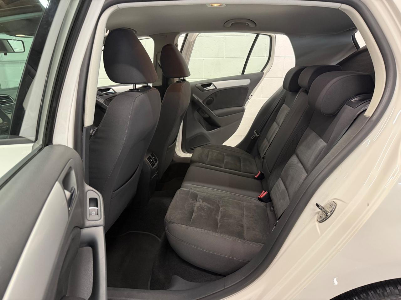 Volkswagen Golf 1.6 TDI DPF DSG 5p. Highline
