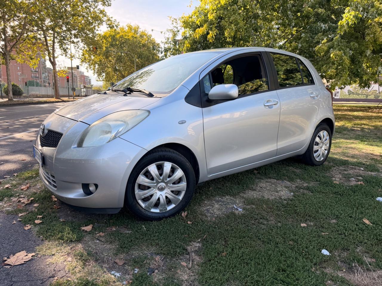 Toyota Yaris 1.3 Benz 5 porte Sol *OK NEO PATENTATI*