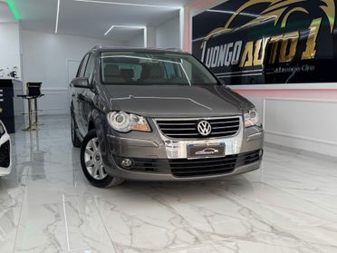 Volkswagen Touran 2.0 F DSG Highline