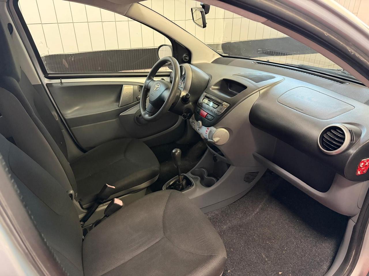 Toyota Aygo 1.0 12V VVT-i 5 porte Sol