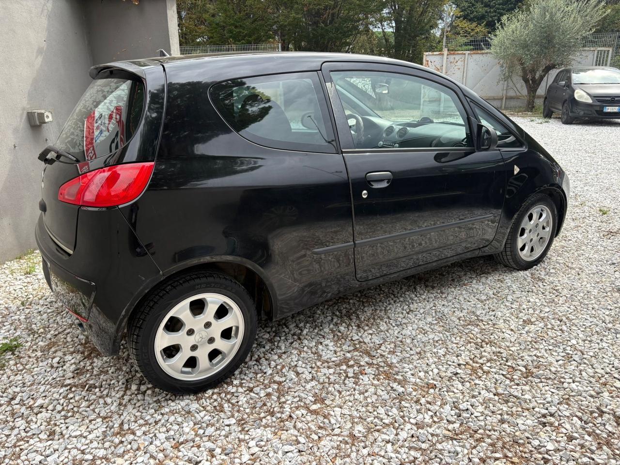 Mitsubishi Colt 1.1 12V 3p. CZ3 Invite Ok Neopatentati