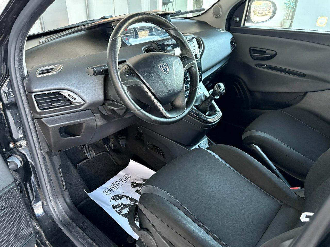 Lancia Ypsilon 5 Porte Ypsilon 1.2 Gold ecochic Gpl 69cv