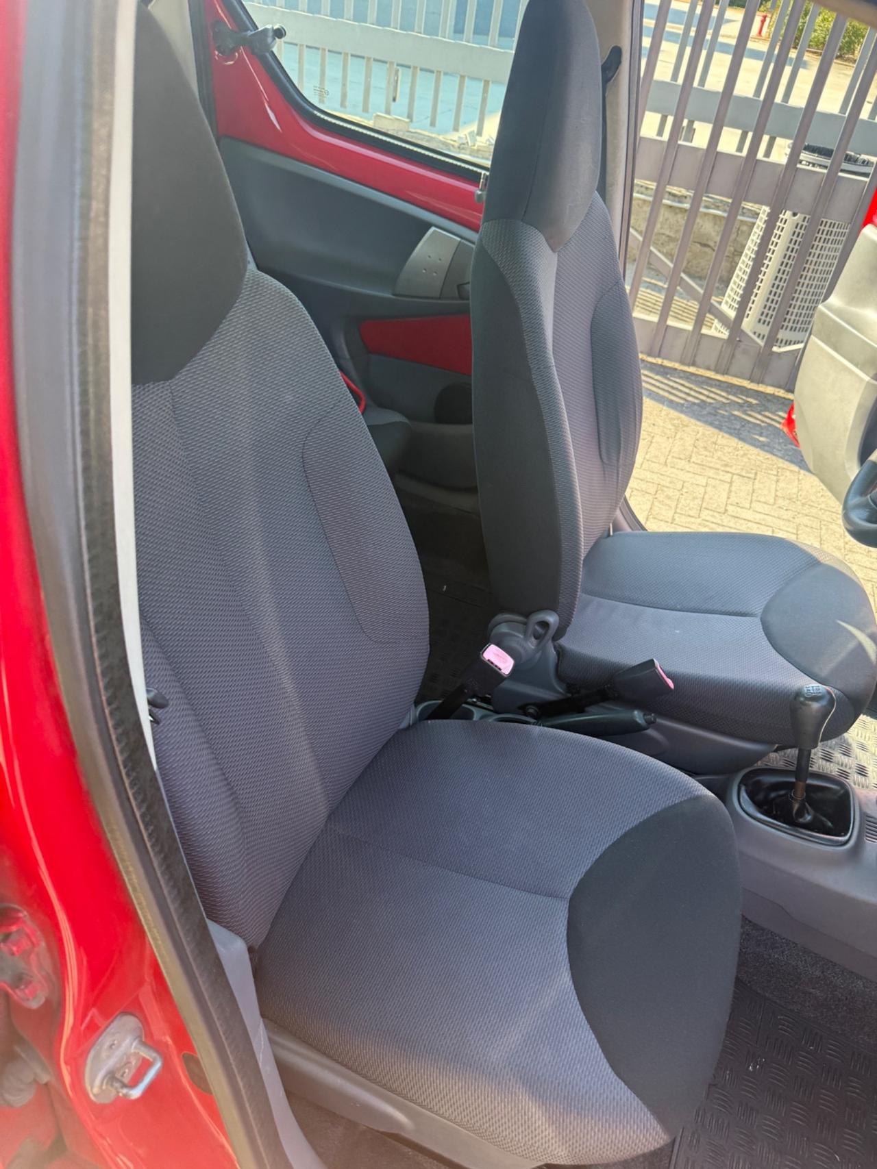 Toyota Aygo 1.0 12V VVT-i 5 porte Sol