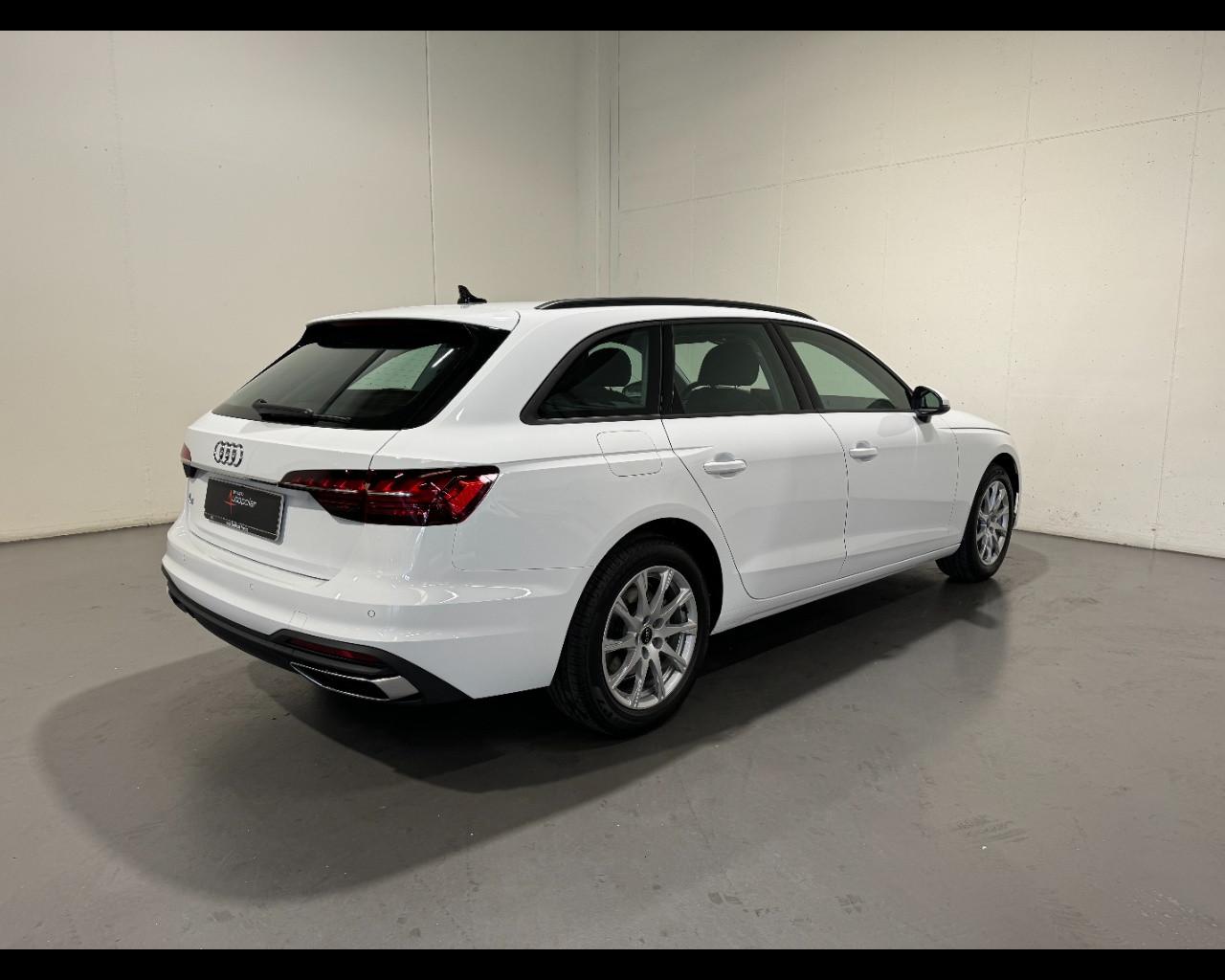 AUDI A4 AVANT 30 TDI MHEV S-TRONIC BUSINESS