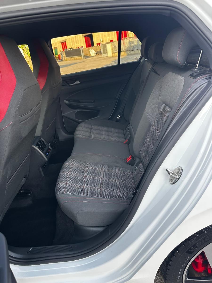 VOLKSWAGEN - Golf - 2.0 TSI GTI DSG SPORT
