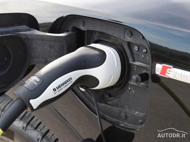 AUDI Q3 SPB 45 TFSIe S-Tronic S-Line LED, Navi, Cerchi 19"