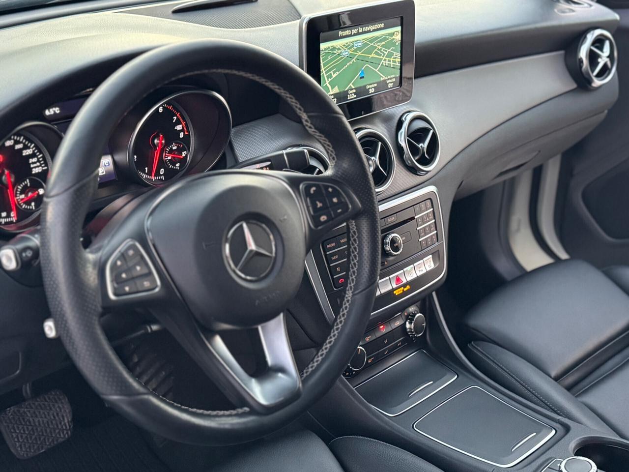 Mercedes-benz GLA 180 Sport, Pelle Automatico