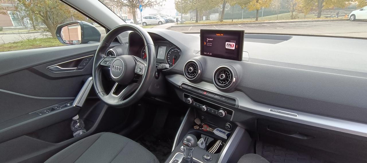 Audi Q2 35 TFSI S tronic Identity Black