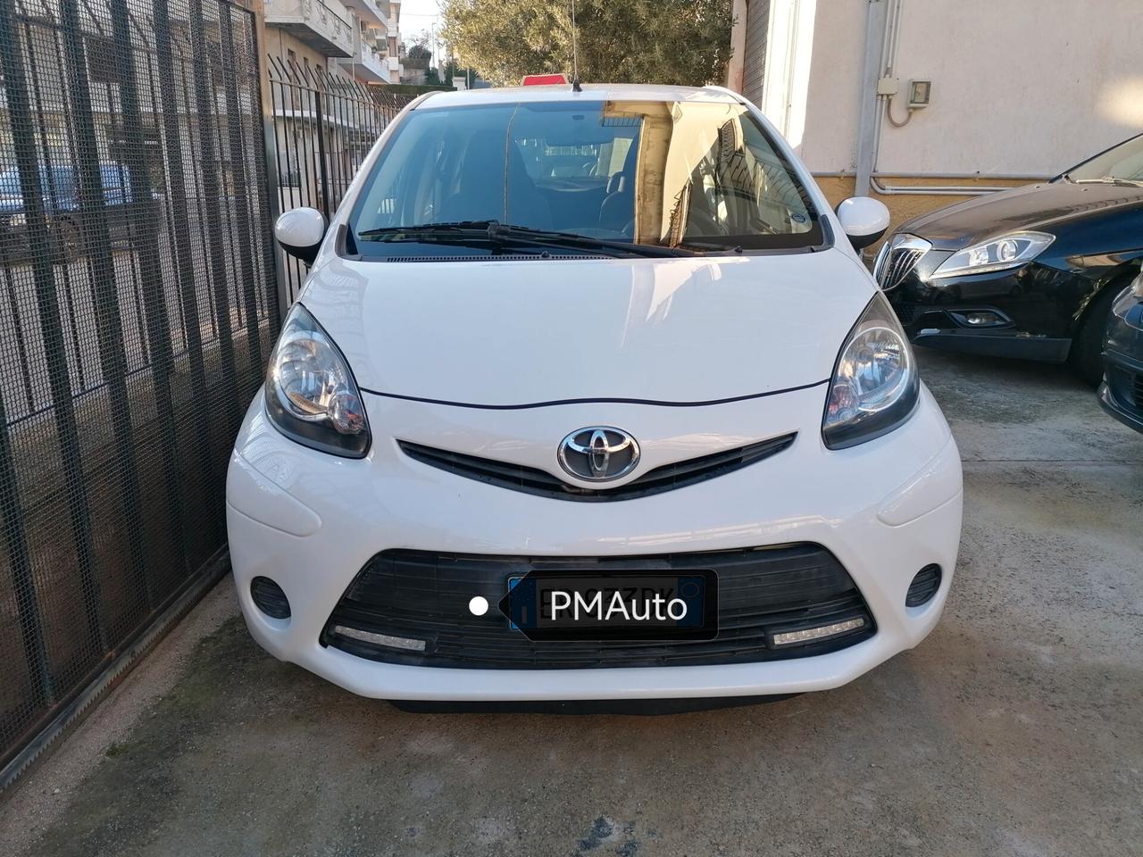 Toyota Aygo 1.0 12V 5 porte Lounge - Navy