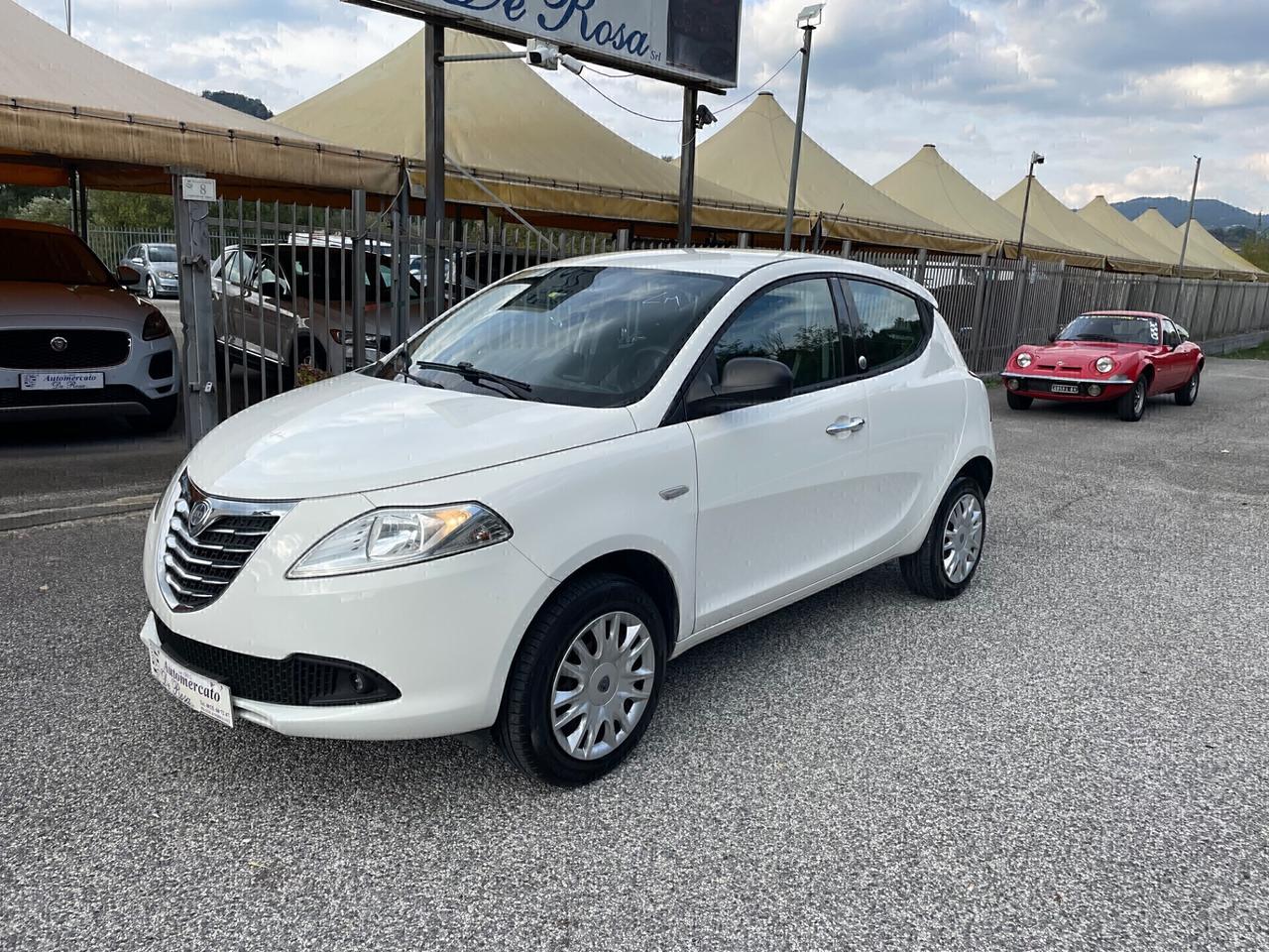 Lancia Ypsilon 0.9 TwinAir 85 CV 5 porte Metano Ecochic Gold