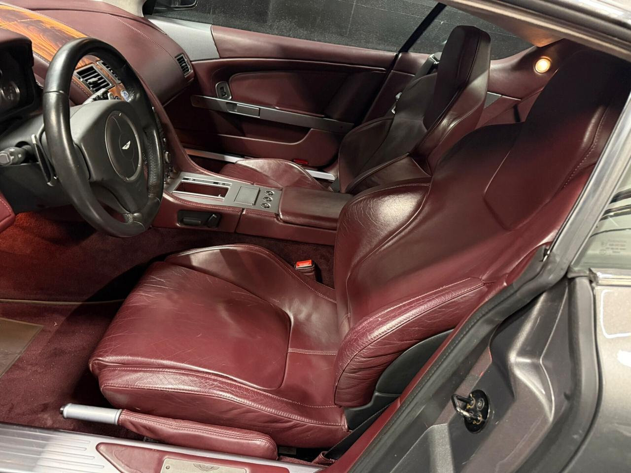 Aston Martin DB9 Coupé ASI