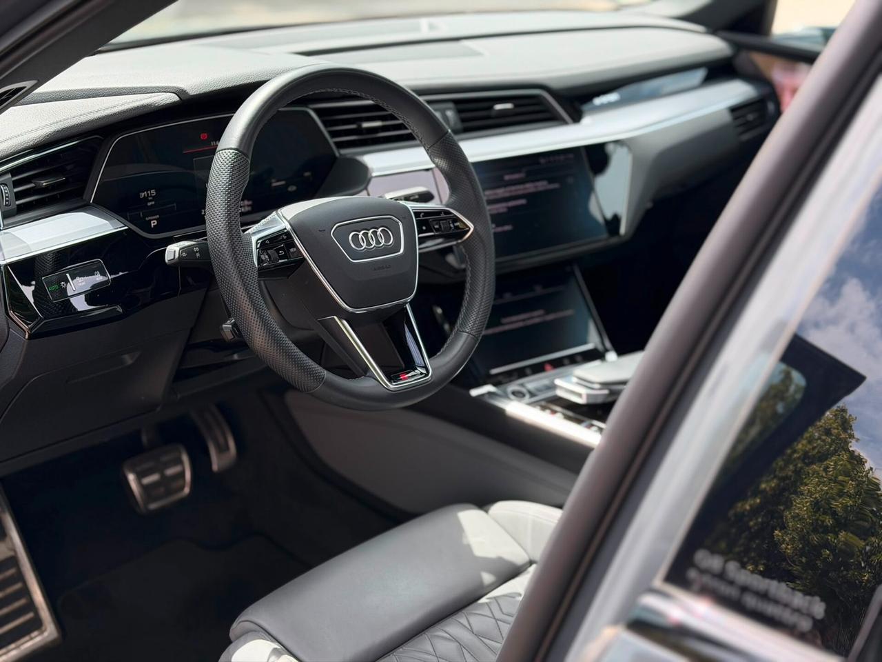 Audi Q8 e-tron 55 quattro S line edition