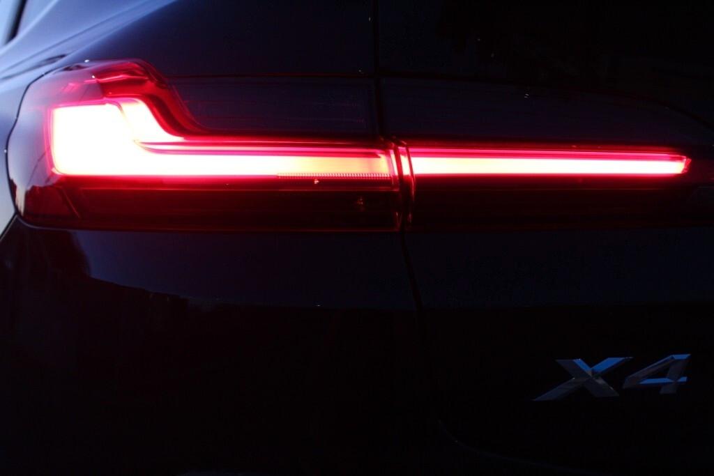 BMW X4 xDrive 20d *TETTO APR. *GANCIO TRAINO