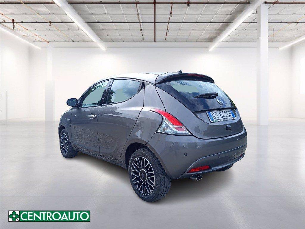 LANCIA Ypsilon 1.0 firefly hybrid Gold Plus s&s 70cv 5p.ti del 2024