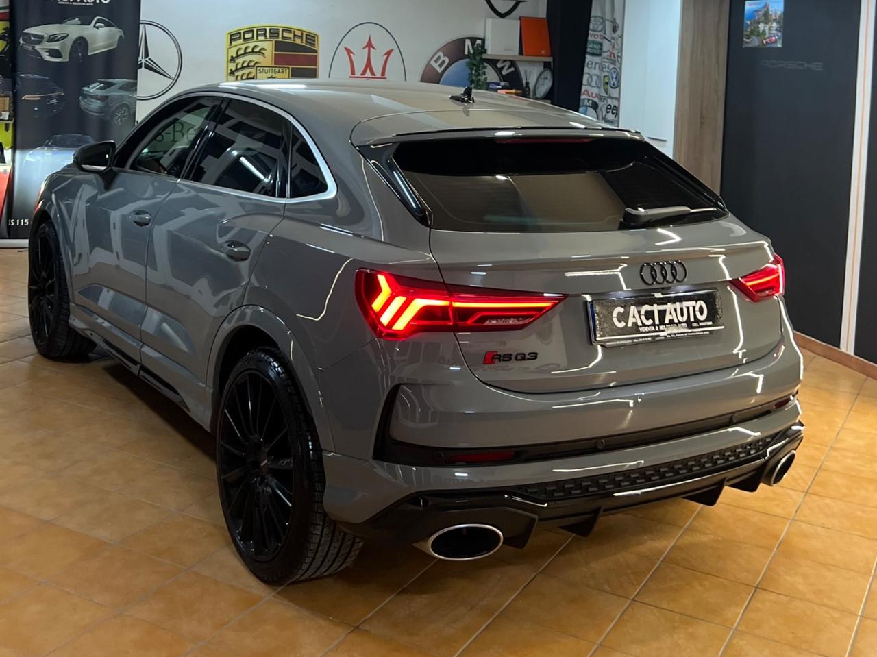 Audi Q3 RS quattro S tronic