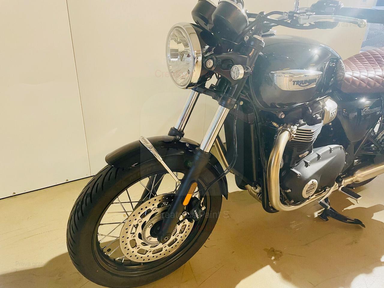 Triumph Bonneville T100 Chrome Edition