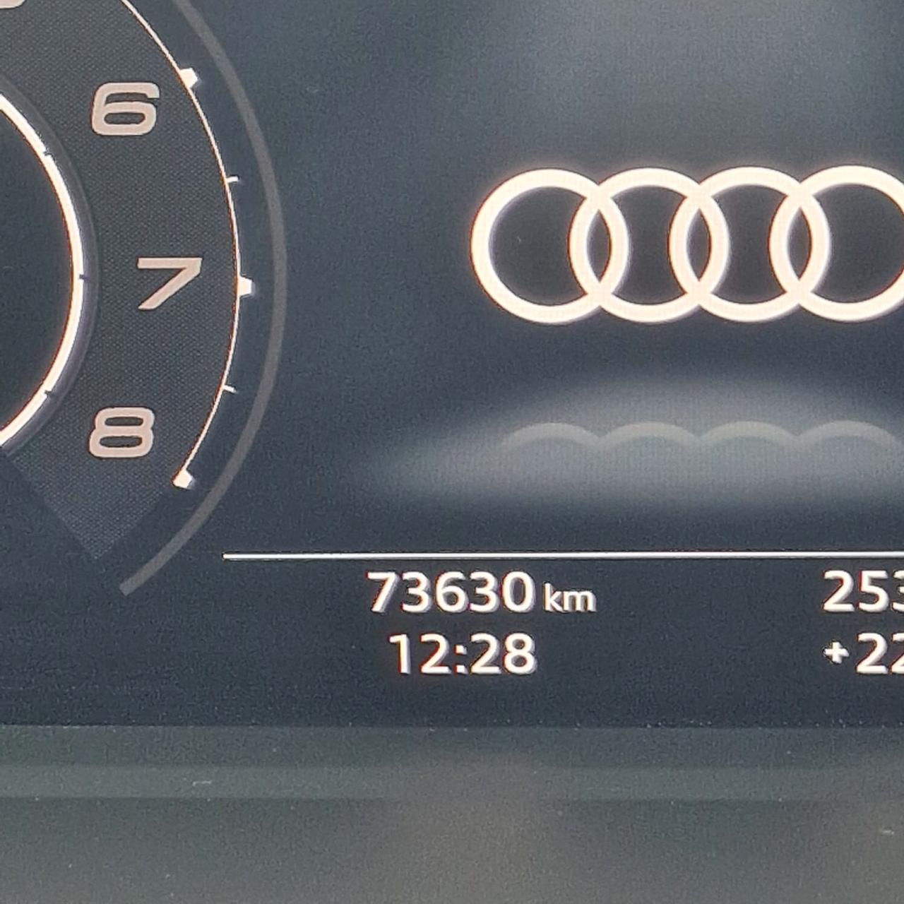 Audi Q3 40 TFSI quattro S tronic Business