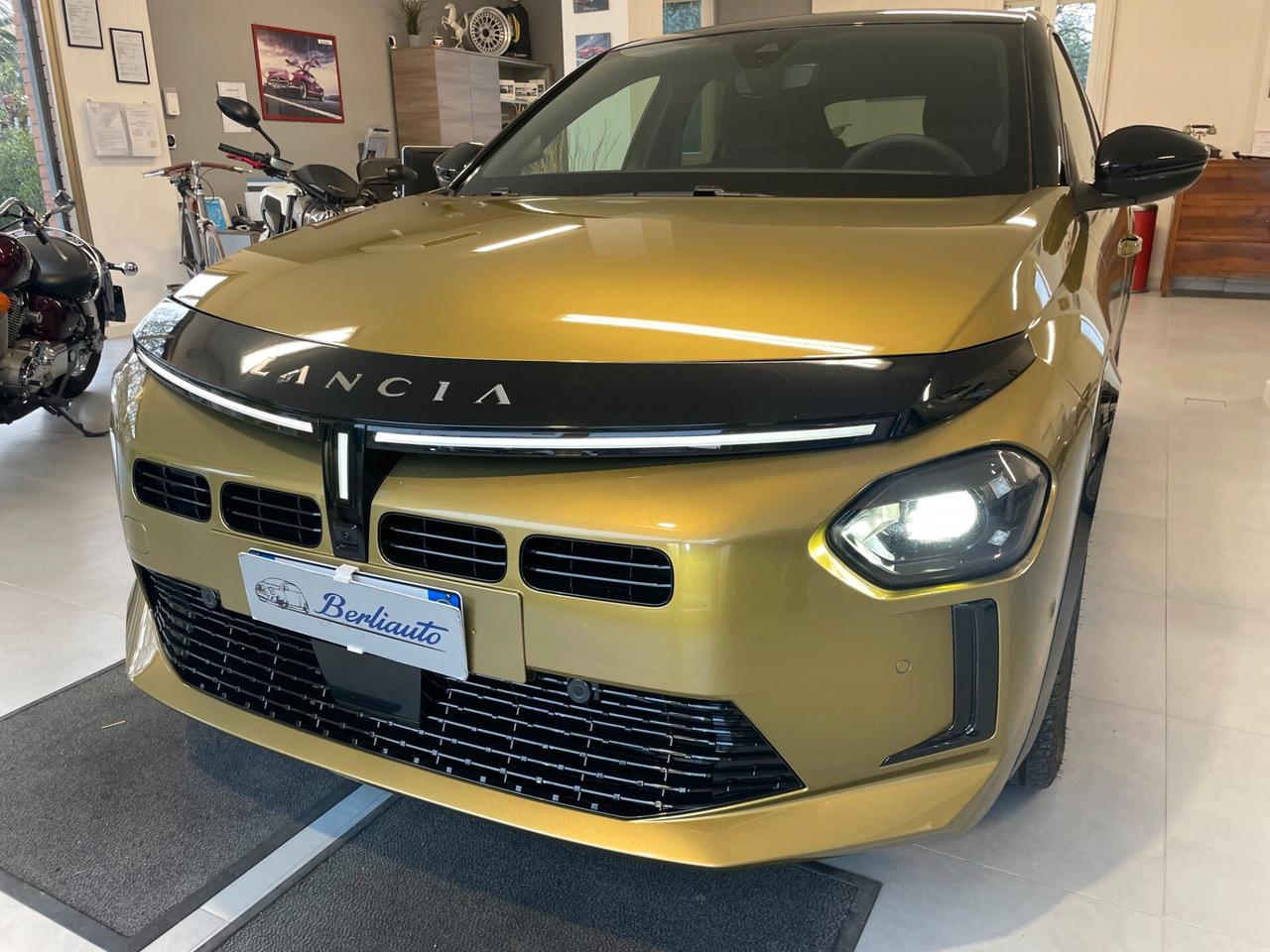 Lancia Ypsilon Hybrid e-DCT LX