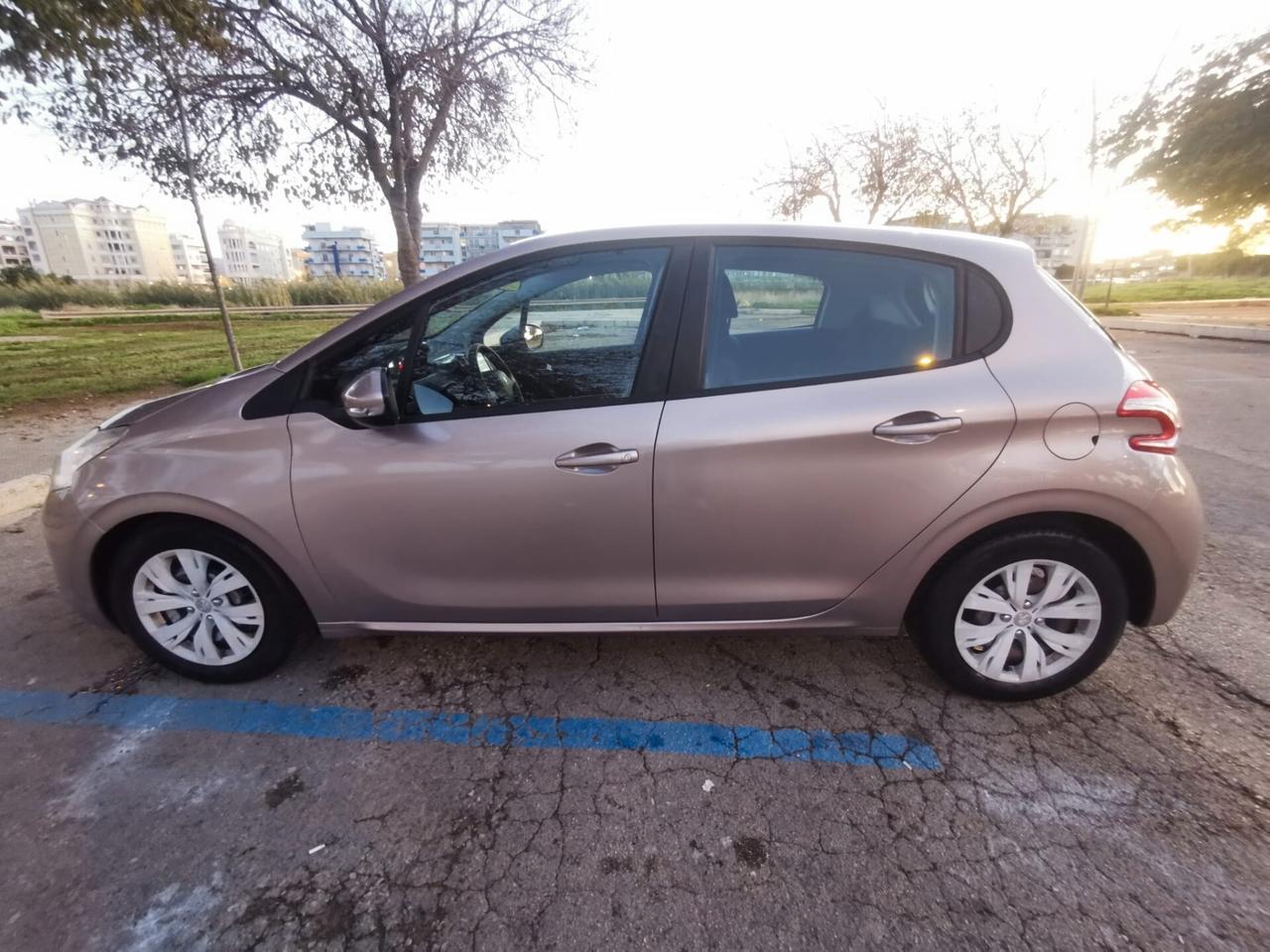 Peugeot 208 1.6 e-HDi 92CV 5P. Allure SUPERPREZZO