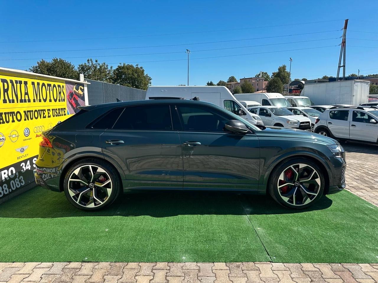 Audi Q8 RS TFSI V8 quattro tiptronic