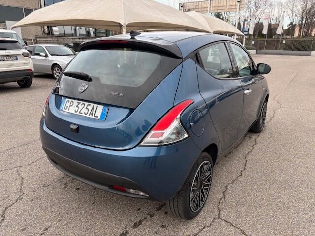 Lancia Ypsilon 1.0 FireFly 5 porte S&S Hybrid Gold Plus