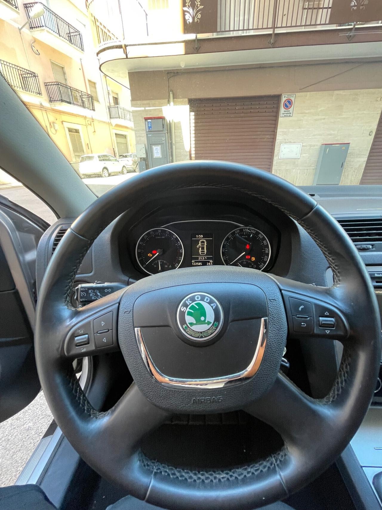 Skoda Octavia 1.6 TDI CR 105 CV Ambition SOLO 122.000KM