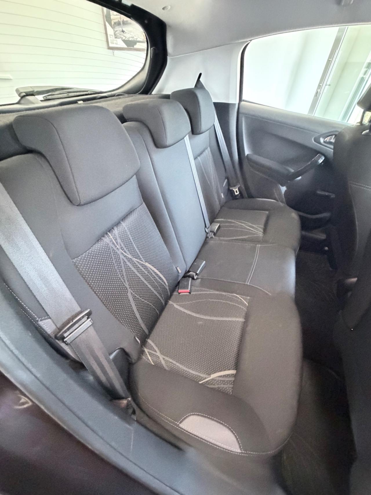 Peugeot 208 Allure benzina