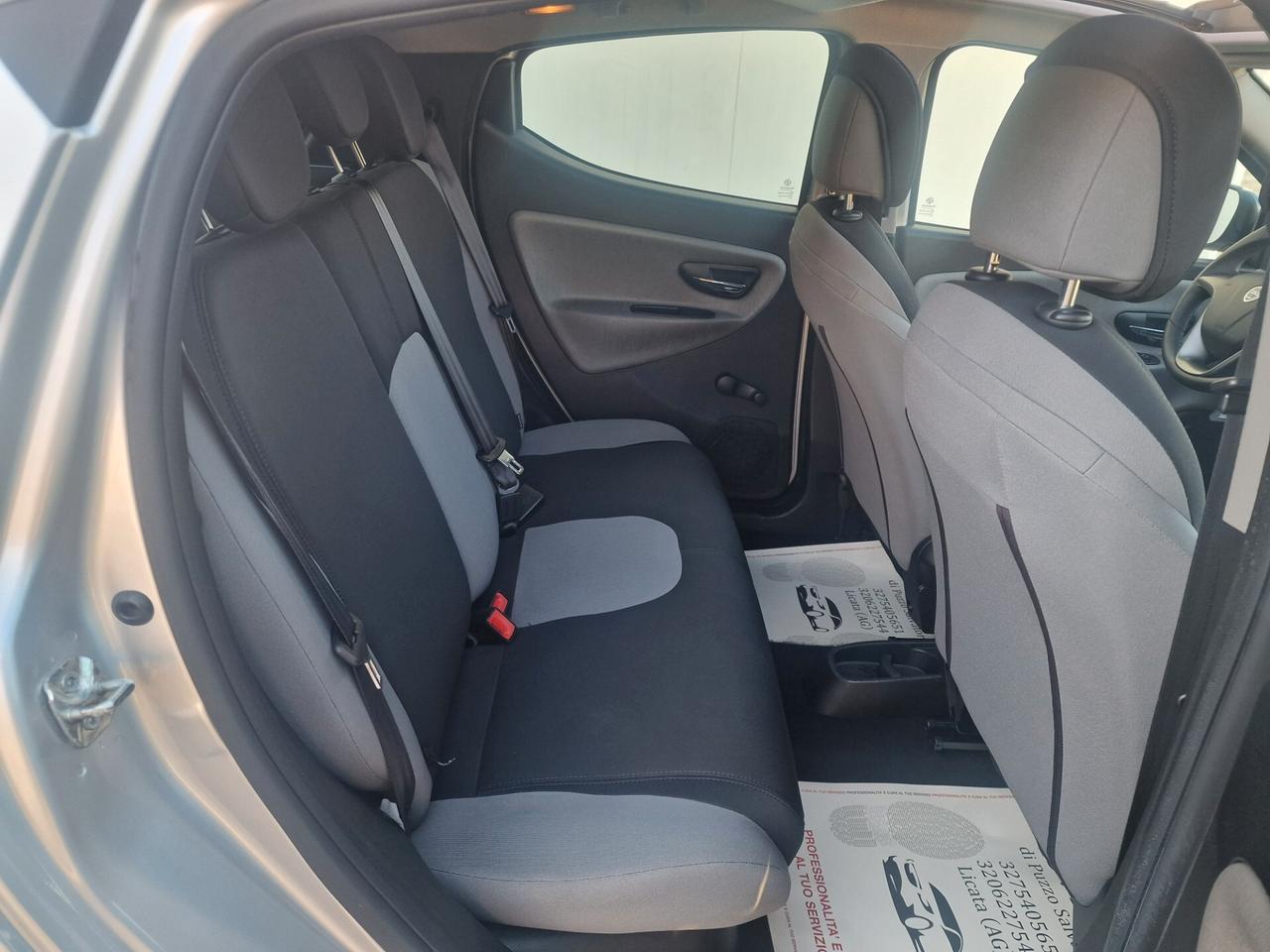 Lancia Ypsilon 1.2 benzina 70cv Tetto panoramico