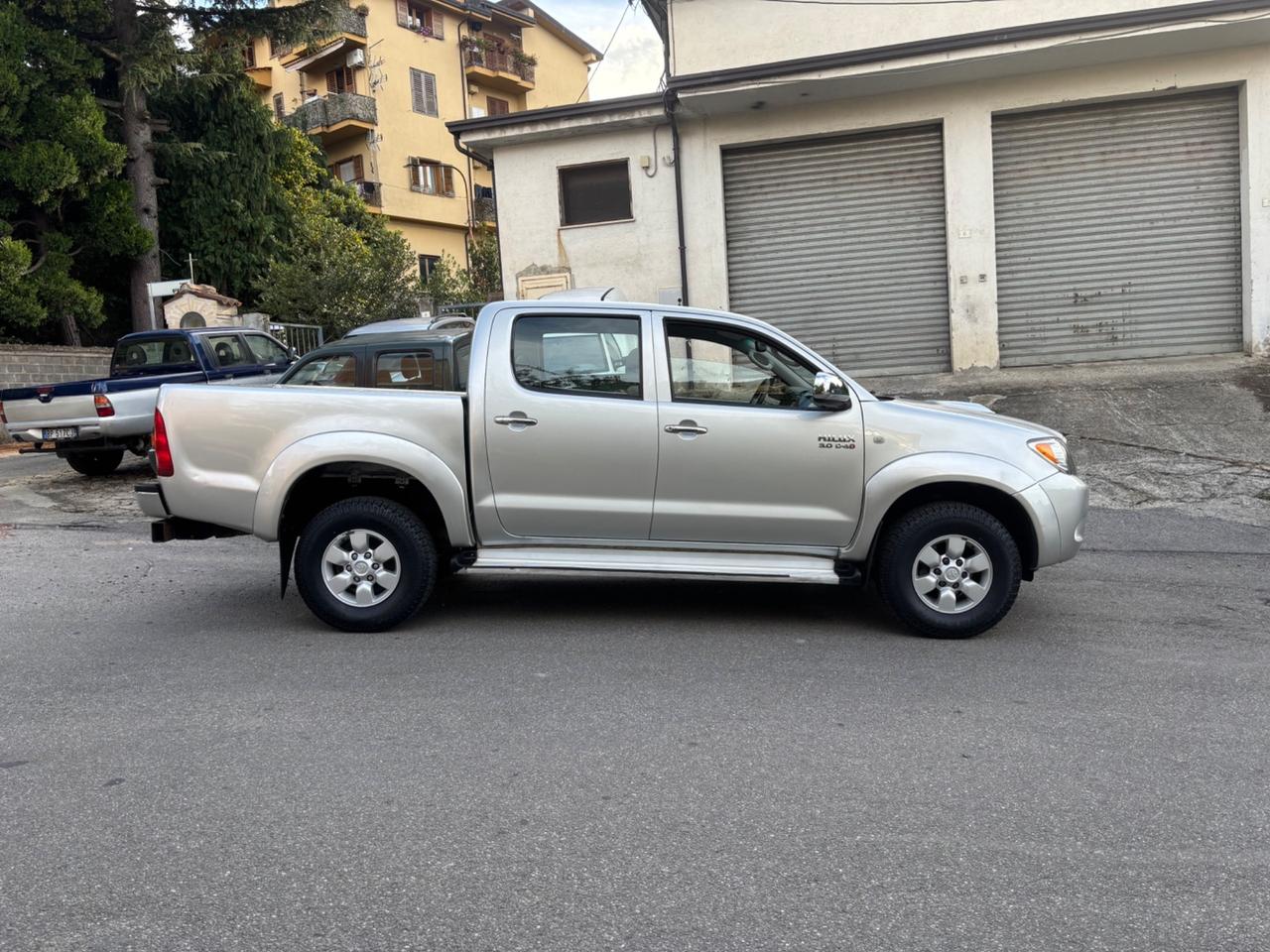Toyota Hilux 3.0 D-4D aut.4WD 4p. Double Cab SR