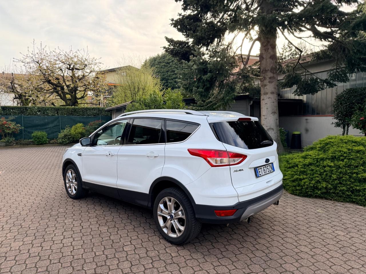 Ford Kuga 2.0 TDCI 140 CV 4WD Titanium
