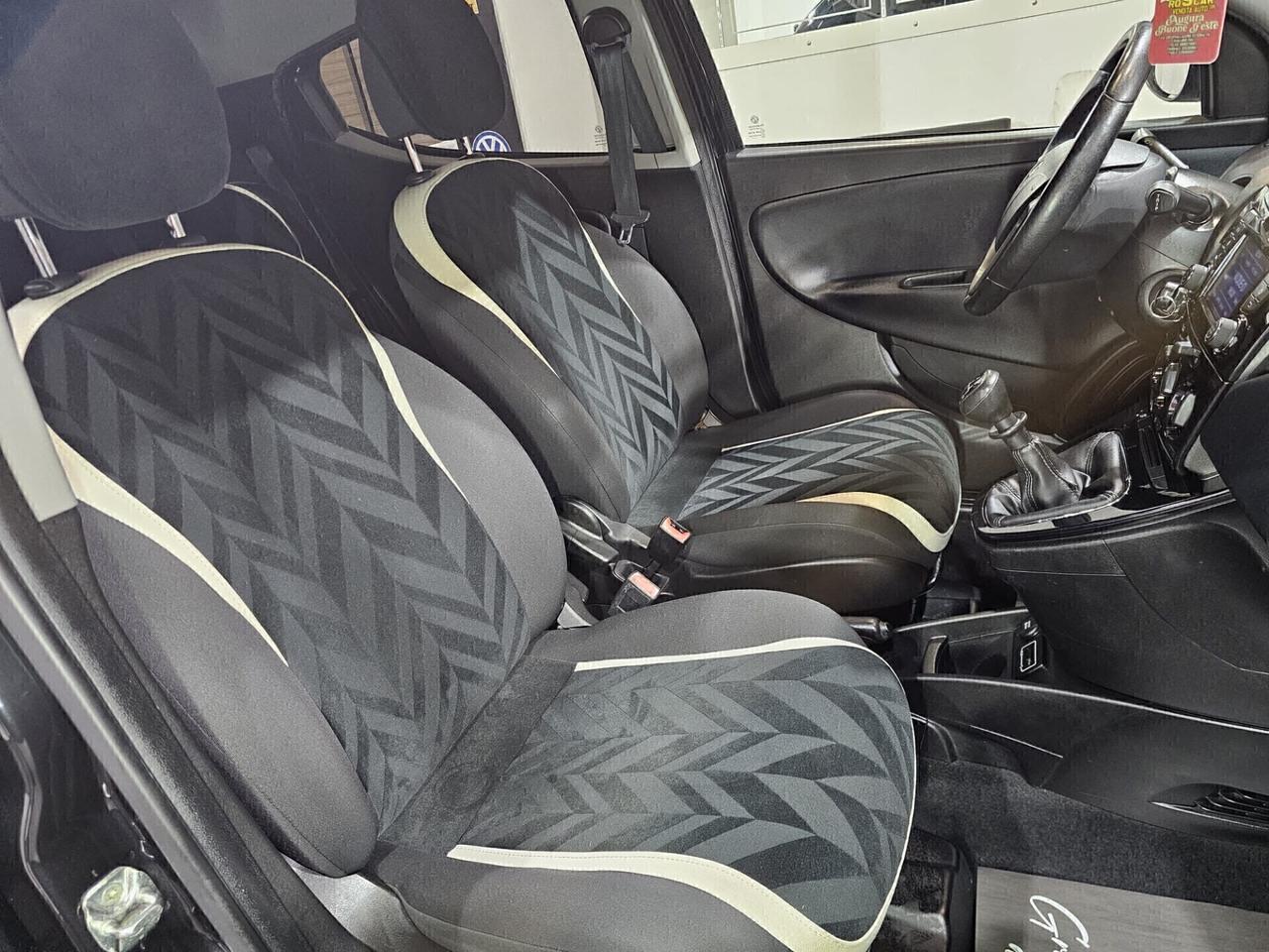 Lancia Ypsilon 1.2 benz. 69cv