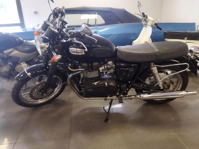 TRIUMPH Bonneville T100 Black 865cc 65cv GOMME NUOVE