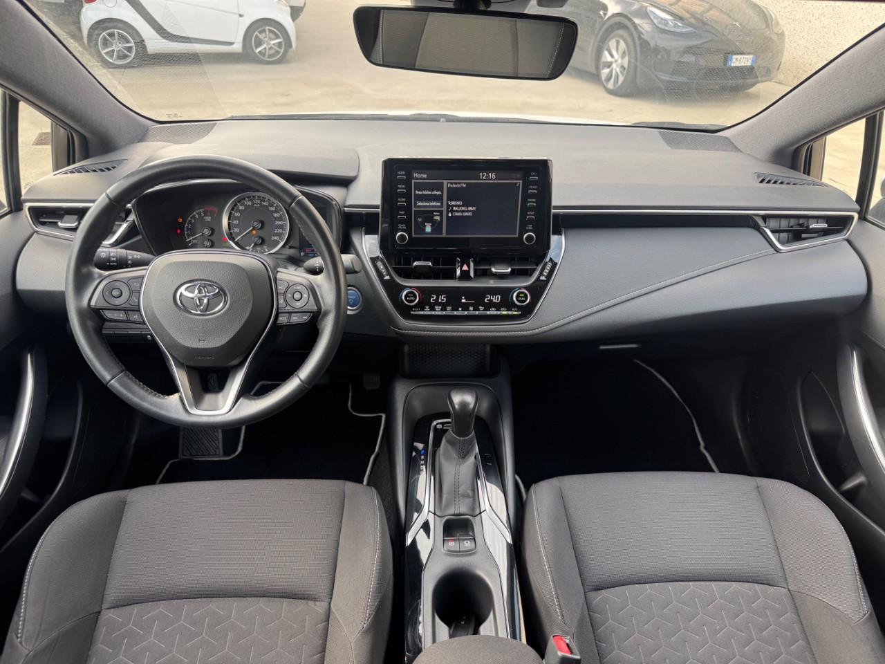 Toyota Corolla 1.8h Active cvt