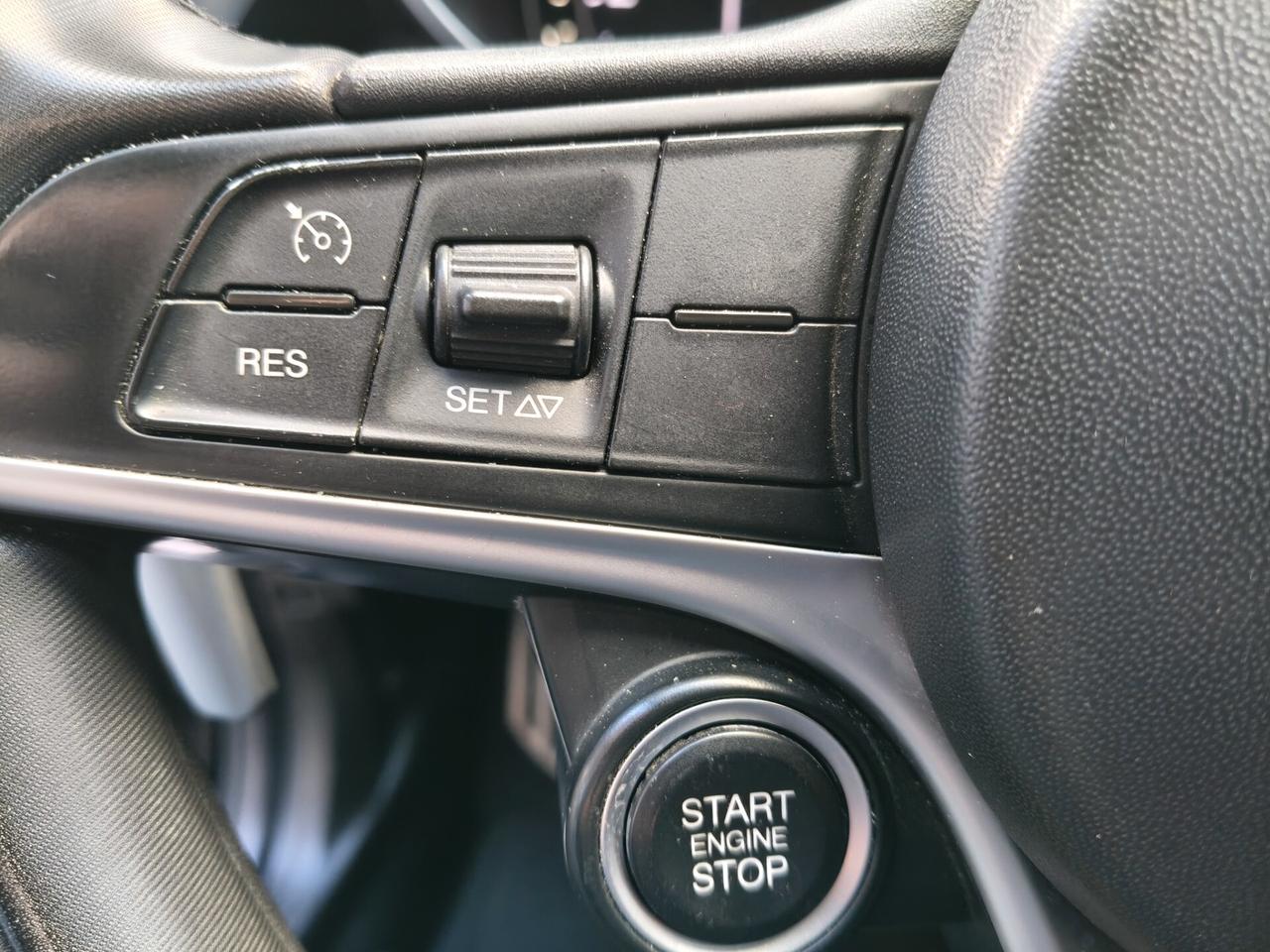 Alfa Romeo Giulia 2.0 Turbo 280 CV AT8 AWD Q4 Veloce