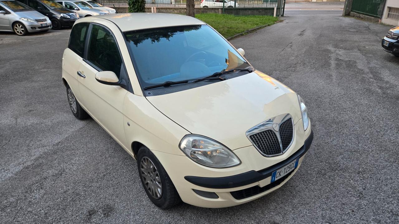 Lancia Ypsilon 1.2 Neopatentati 104600Km Euro4