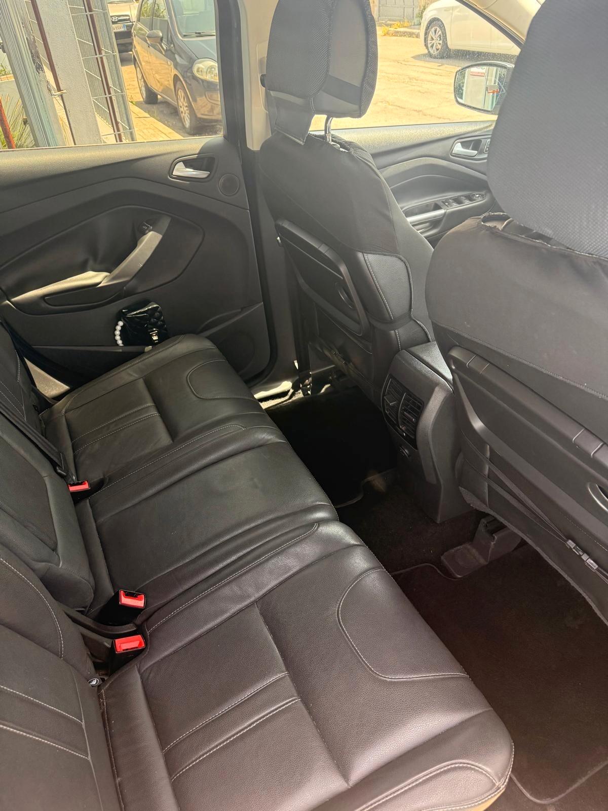 Ford Kuga 2.0 TDCI 163 CV 4WD Powershift Titanium