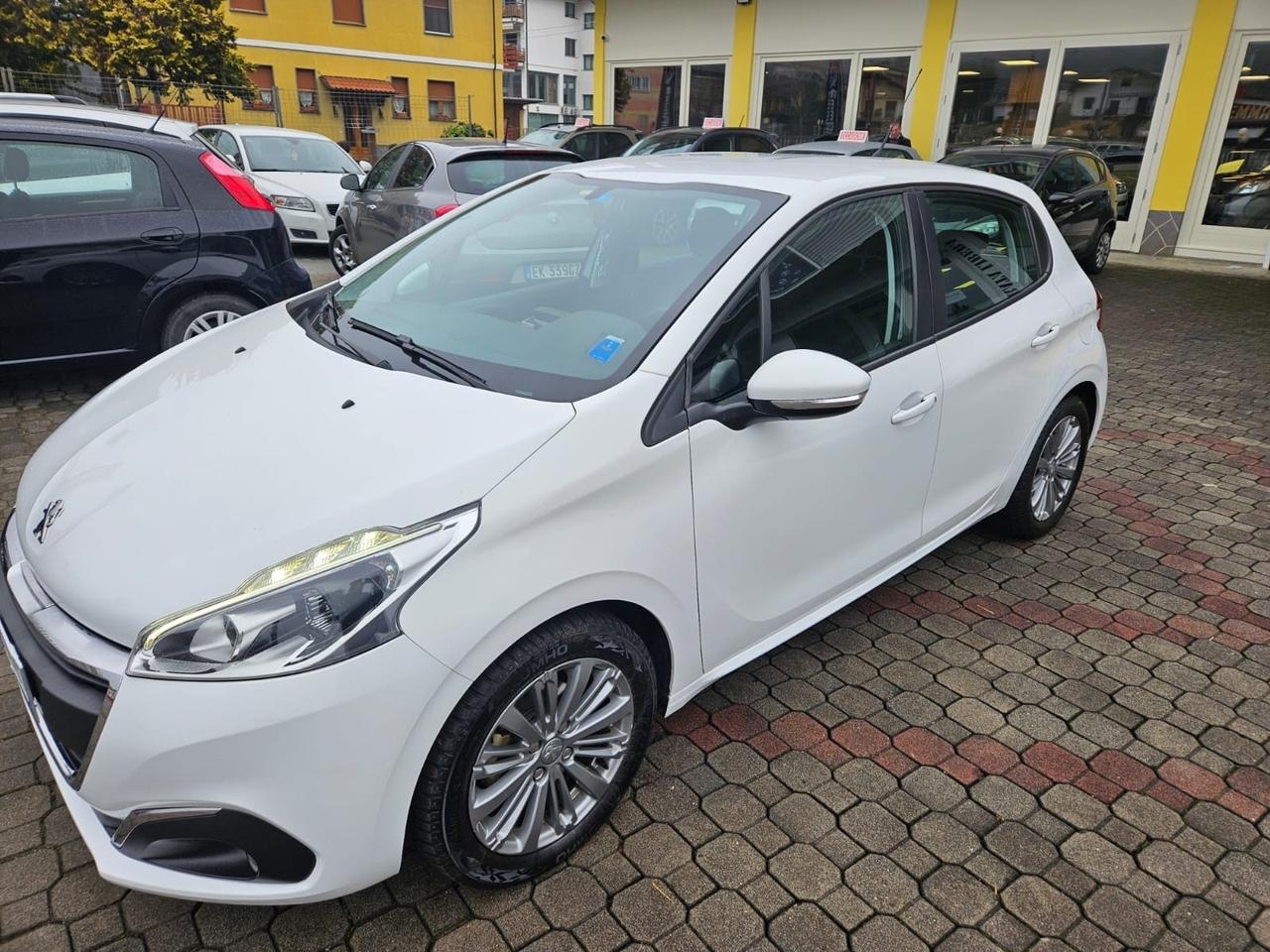 Peugeot 208 PureTech 82 5 porte Allure