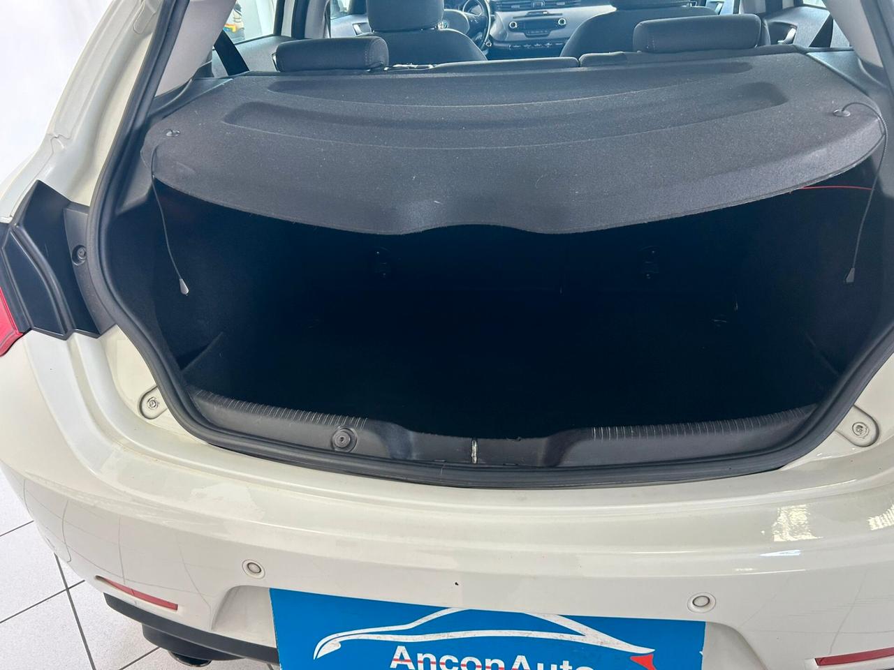 Alfa Romeo Giulietta 1.6 JTDm-2 X NEO 2011