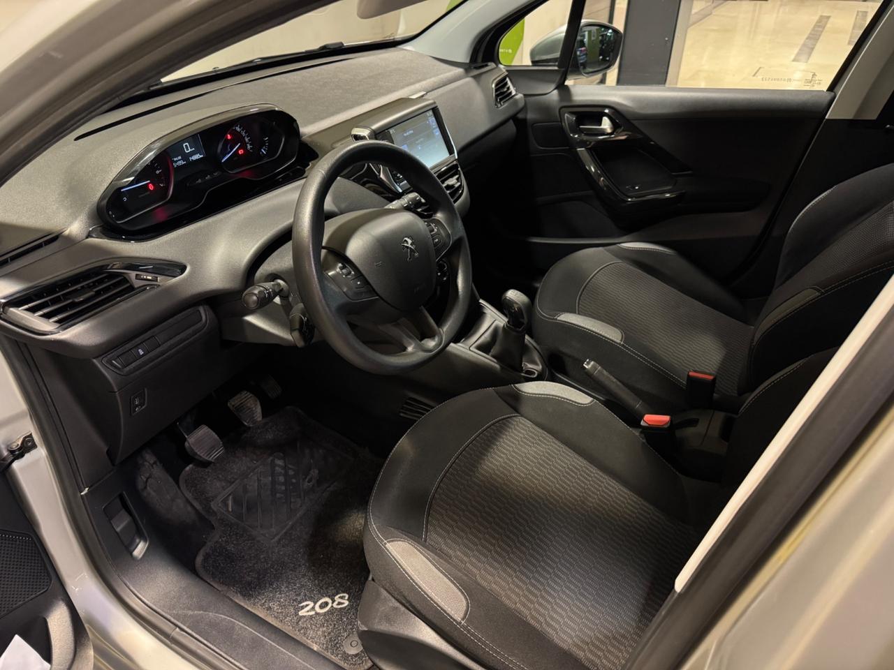Peugeot 208 1.2 Benzina (leggermente grandinata)